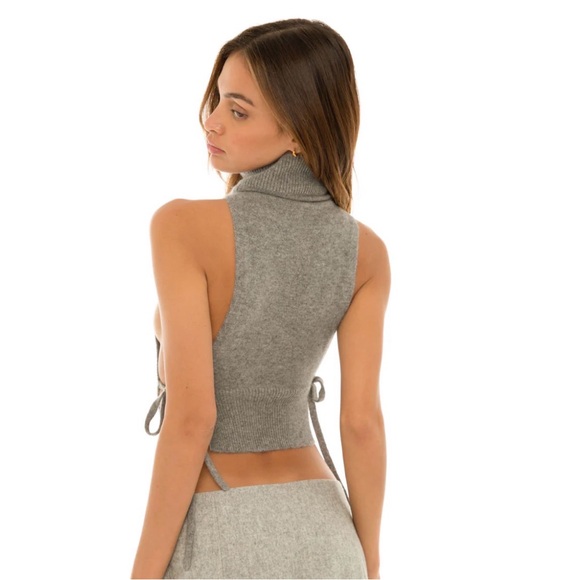 ARE YOU AM I Gray Crop Top - Picture 4 of 4